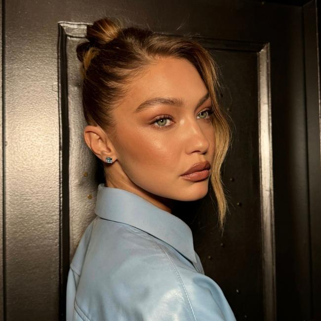 Gigi Hadid con cabello de la tendencia de la tendencia